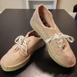 Women's DV Peach Shoes Size 9.5